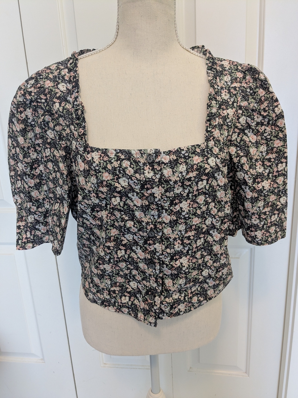 Levi's Square-Neck Floral Puff Sleeve Blouse in Blue/Pink/ Sage/ Cream